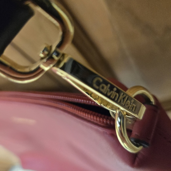 Calvin Klein Red Leather Women's Bag - Picture 3 of 6